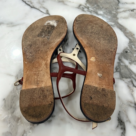 Chanel sandals. Authentic. Navy blue quilted base. Dark red/maroon strap - Picture 6 of 12